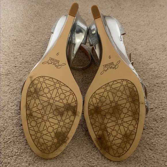 Badgley Mischka Silver wedge EUC size 9 - No box! - Picture 6 of 7